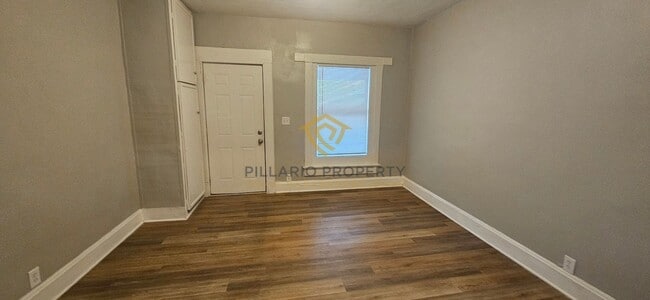 Photo - 3329-3331 Boulevard Place Apartment