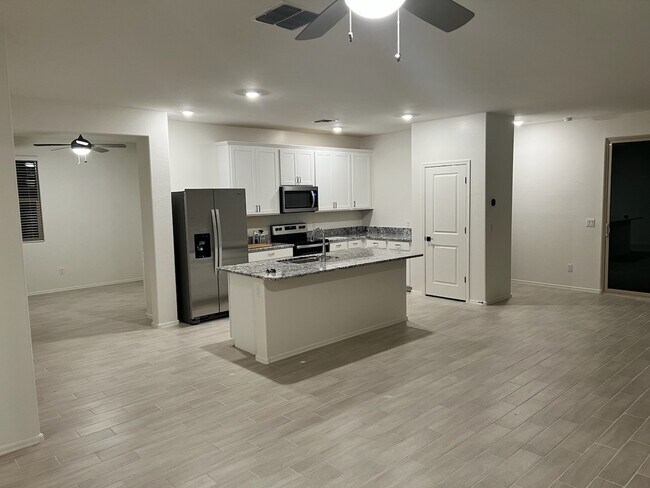 Foto del edificio - 1747 E Fontana Dr
