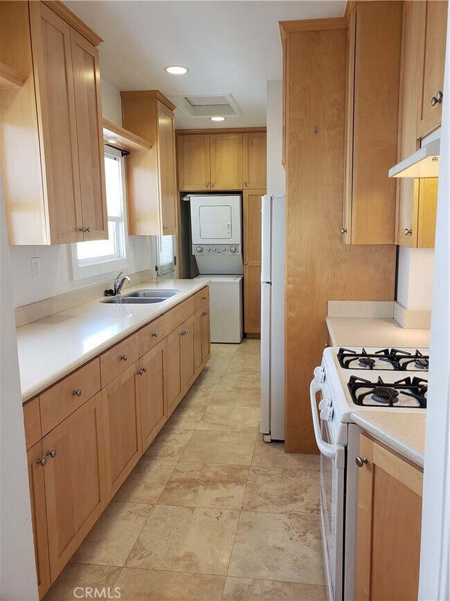 Foto del edificio - 1513 1/2 East Ocean Blvd-