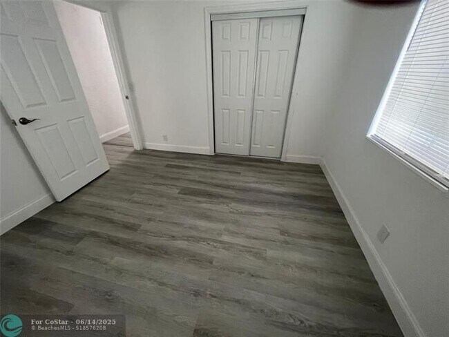 Foto del edificio - 1449 W 36th St
