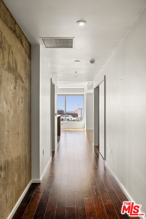 Foto del edificio - 1155 S Grand Ave