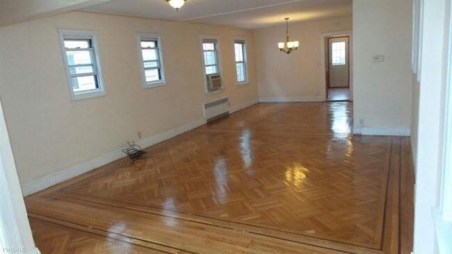 Foto del edificio - 9507 71st Ave
