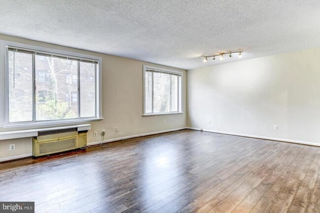 Building Photo - 1730 Arlington Blvd