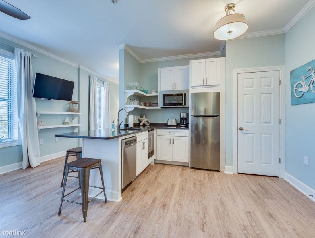 Building Photo - 1 br, 1 bath Apartment - 65 Oriental Blvd