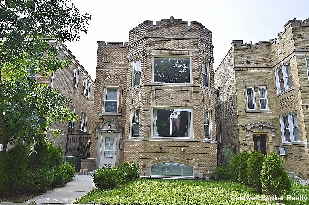 Primary Photo - 5842 N Artesian Ave