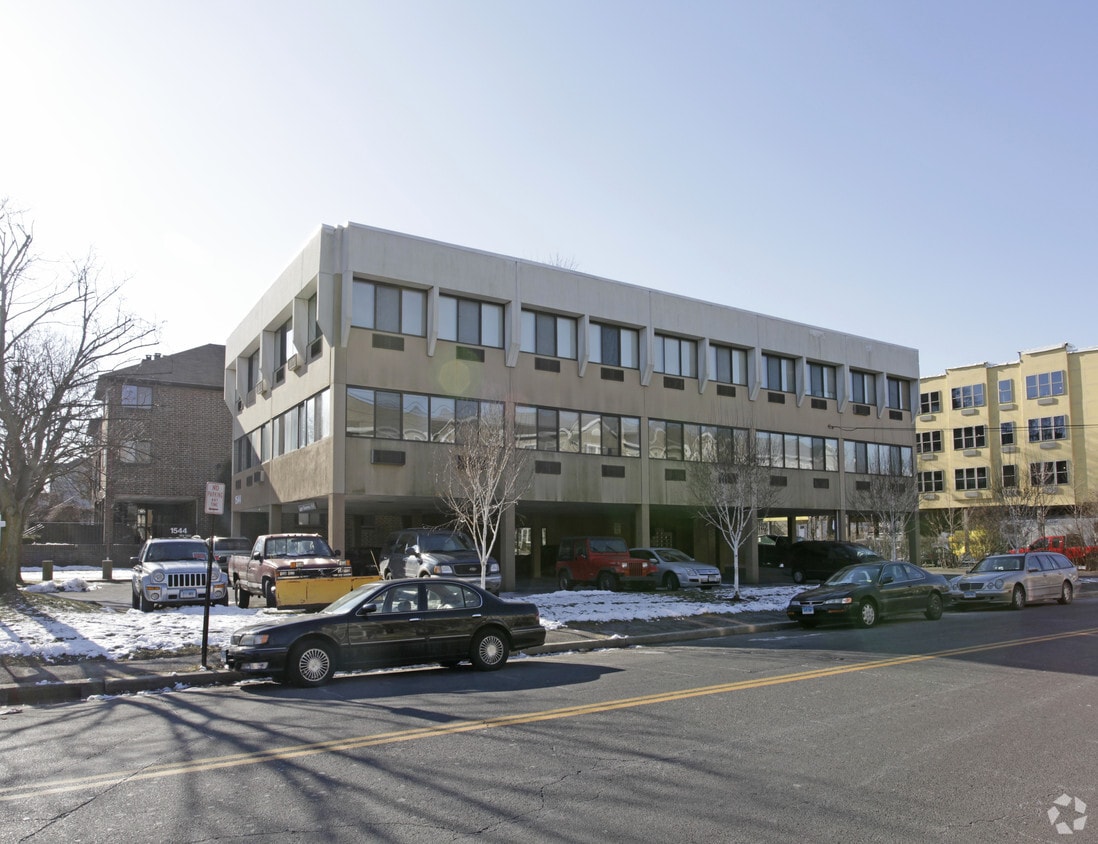 1544 Bedford St, Stamford, CT 06905 Apartments in Stamford, CT