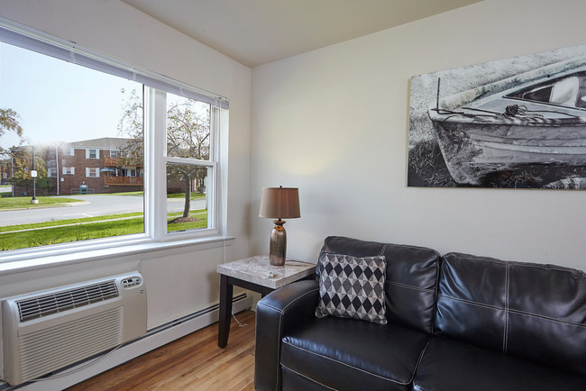 Foto del edificio - Ridgefield Apartment Assoc., LLC - C 55-16B