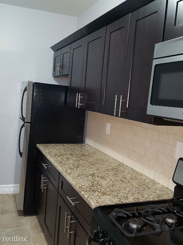 Primary Photo - 3 br, 1 bath Apartment - 59 Boulevard East