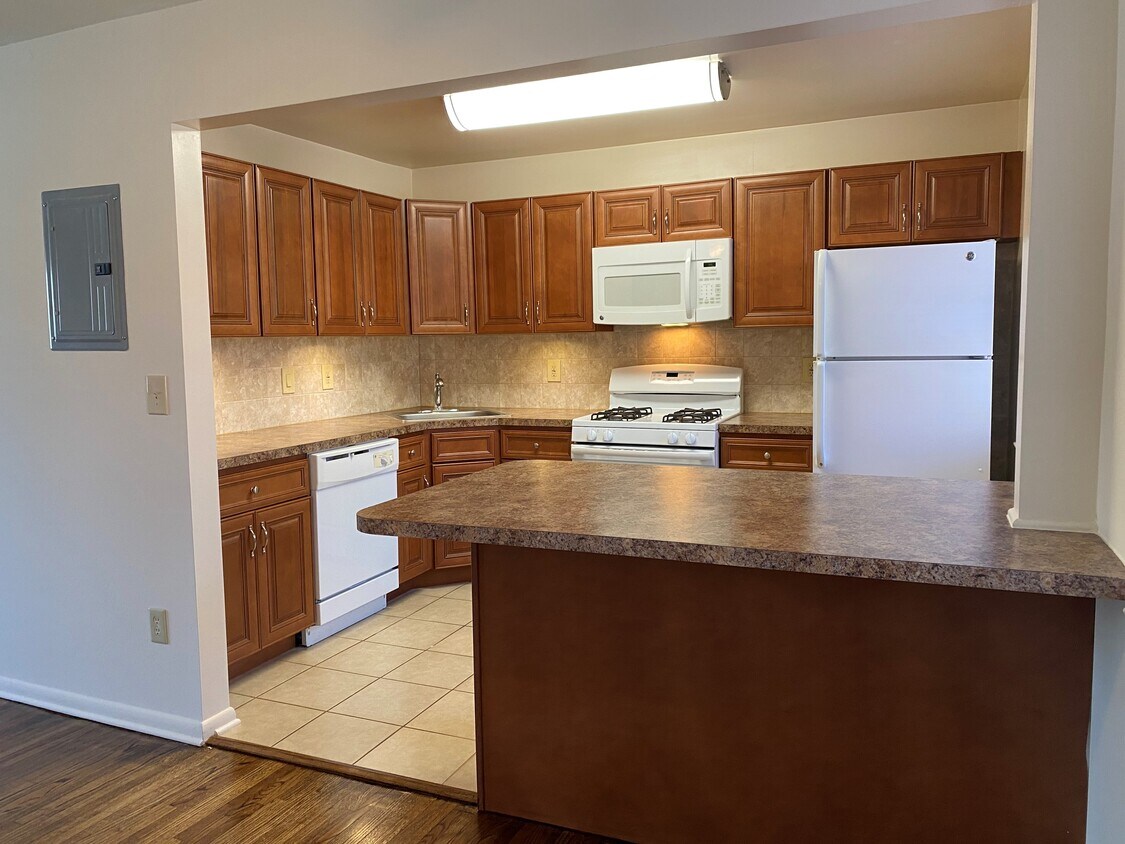 Center Grove Village Apartments in Randolph, NJ