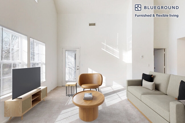 Building Photo - 313 Avalon Cir