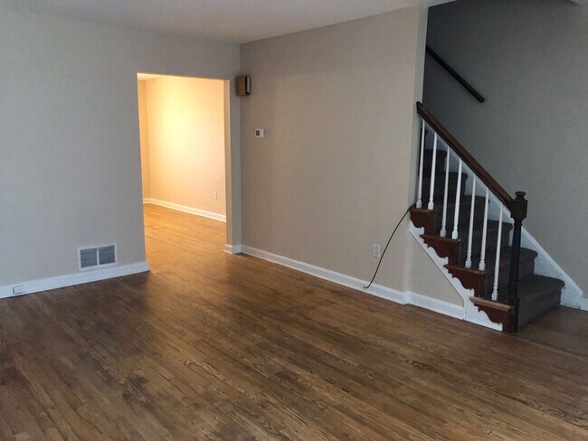 Building Photo - Welcome to 807 E 28th St!