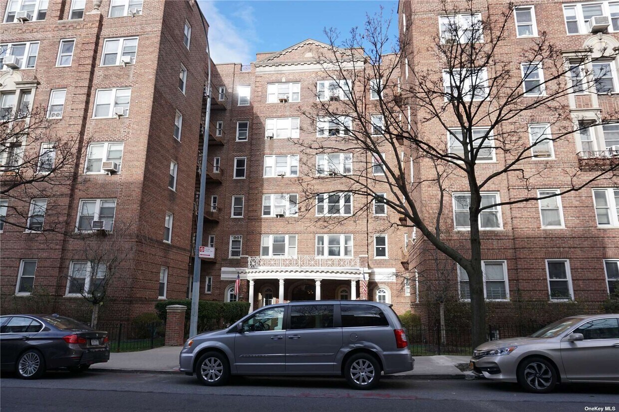 Foto principal - 7615 35th Ave