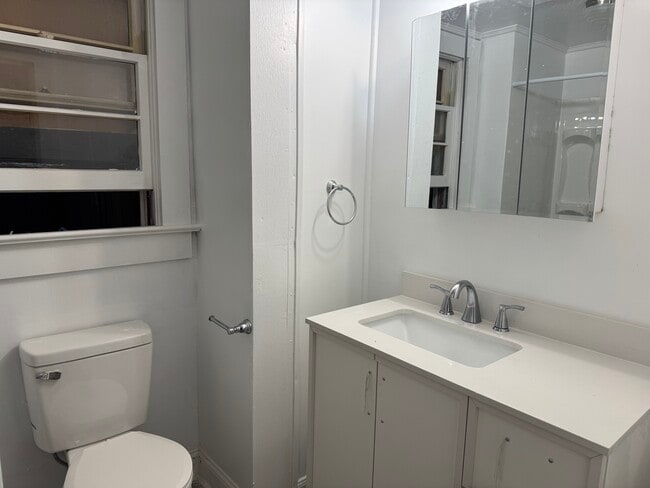 Building Photo - 6 Elizabeth St