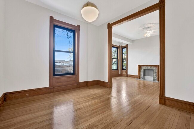 Foto del edificio - 825 W Armitage Ave