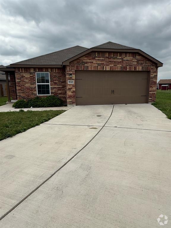 Building Photo - 532 Fox Glen Trl