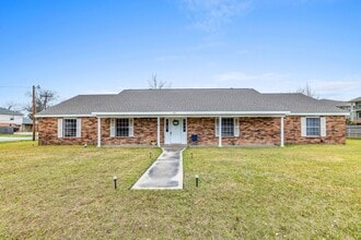 Building Photo - 1412 W McNeese St