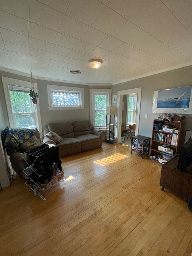 Building Photo - 309 N 26th Ave W