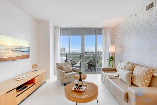 Building Photo - 2602 E Hallandale Beach Blvd