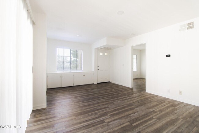 Foto del edificio - 2554 Olive Dr