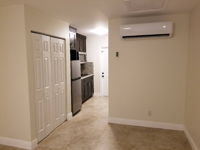 Foto del edificio - 830 SW 28th St