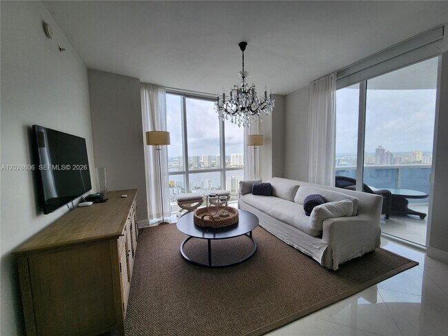 Foto del edificio - 18201 Collins Ave