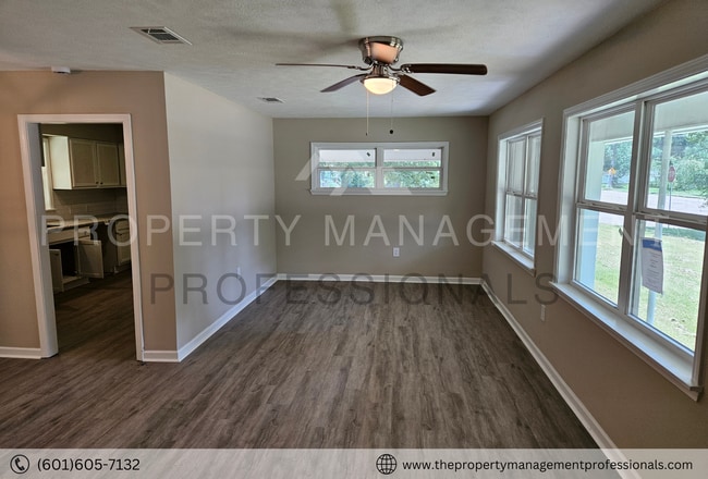 Foto del edificio - Plenty of space to roam and call home!