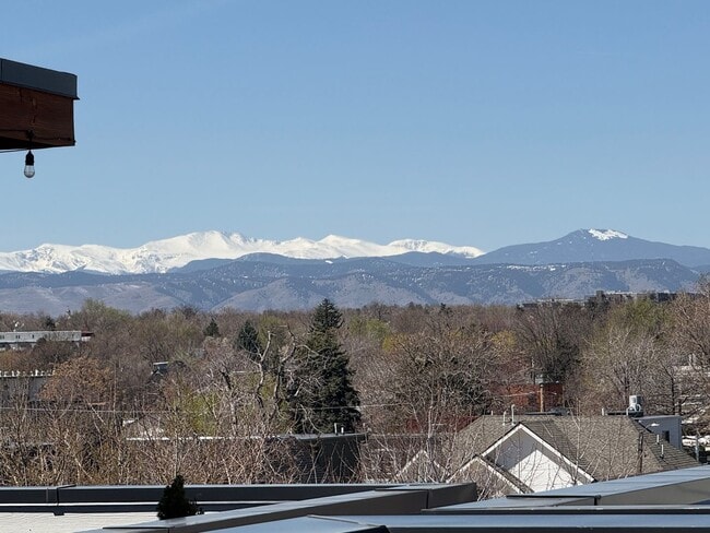 Building Photo - Modern End Unit Townhome with Rooftop Oasis | 2 Bedrooms, 2.5 Baths | Prime Location