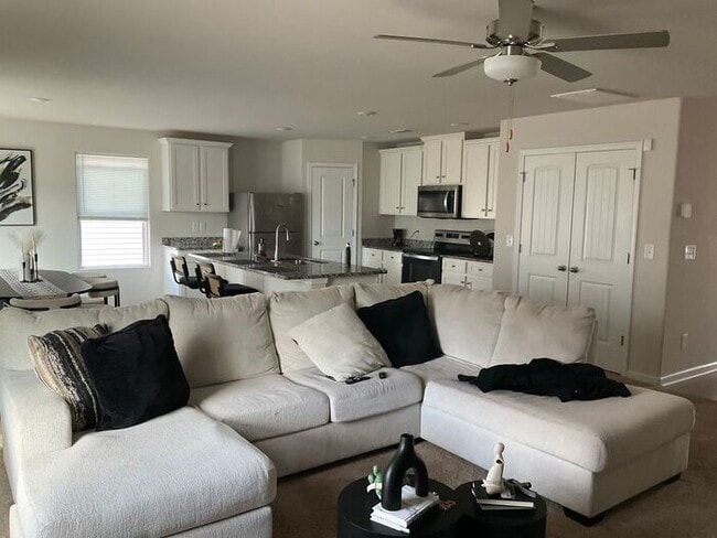 Building Photo - 511 Morning Mist Rd