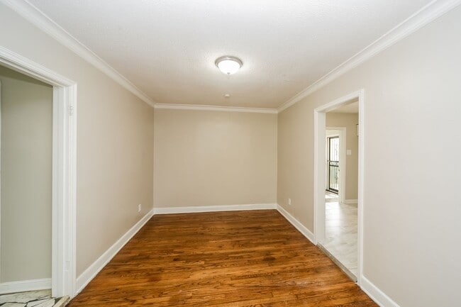 Building Photo - Beautiful House for Rent in Berclair-Highland Heights School District!