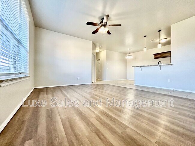 Building Photo - 1328 Garden Gate Dr