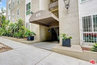 Building Photo - 874 Hammond St
