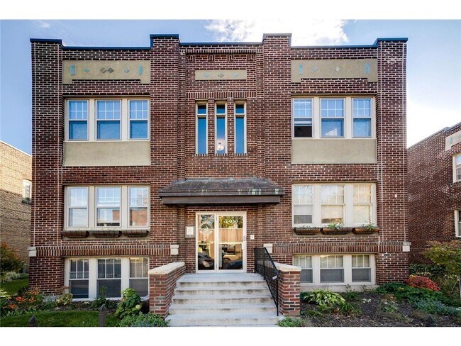 Building Photo - 4309 Bryant Ave S