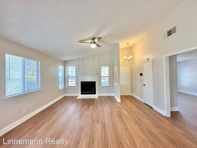 Building Photo - 3 br, 2 bath House - 1706 Mona Drive