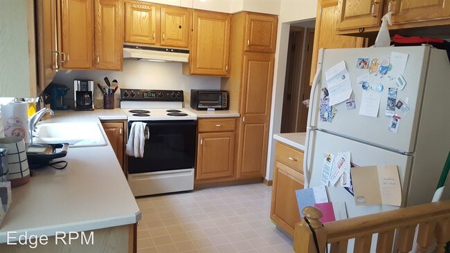 Building Photo - 2 br, 1 bath Apartment - 5503 University Ave