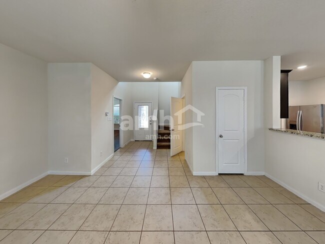 Building Photo - 7743 Watersedge Cove