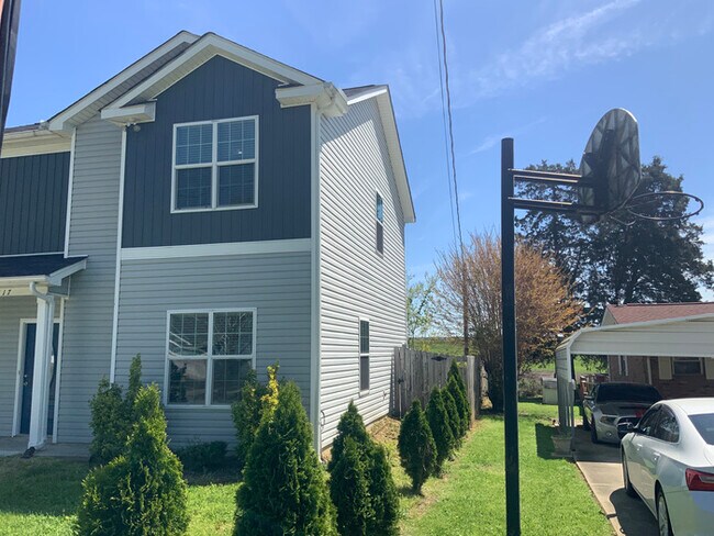 Foto del edificio - 13417 Homewood Dr