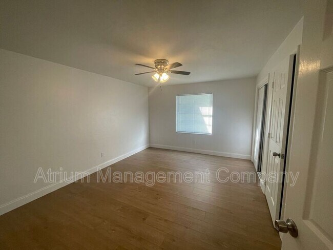 Foto del edificio - 2220 NW 55th Blvd