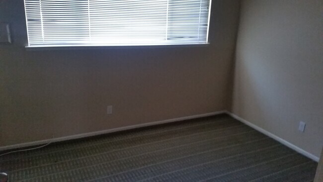 Building Photo - 1 STORY CONDO