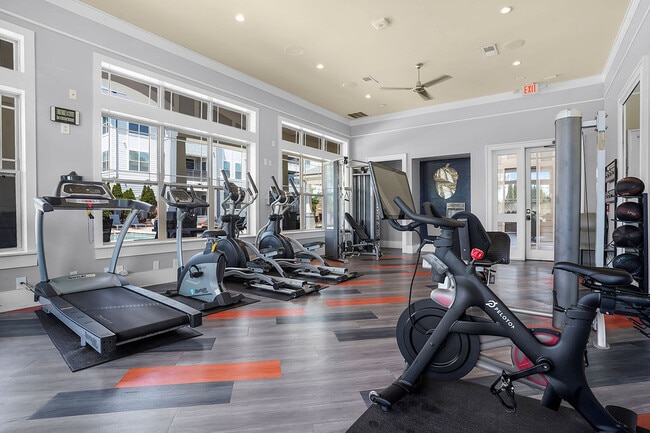 Building Photo - Crest at Brier Creek