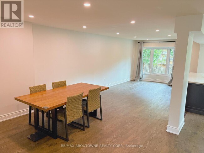 Building Photo - 509 Ridgewood Ct
