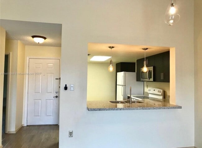 Building Photo - 485 SW 113th Way