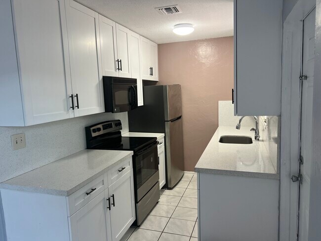 Foto del edificio - 5891 NE 18th Ave