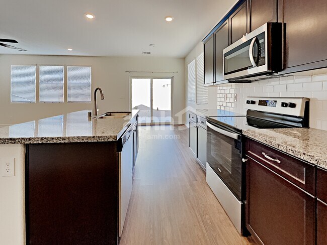 Building Photo - 6146 W Haleh Avenue