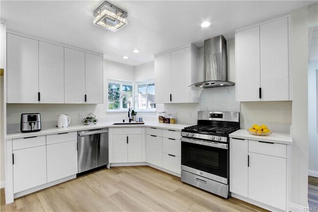 Building Photo - 18256 Sunburst Street, Los Angeles, CA 913...