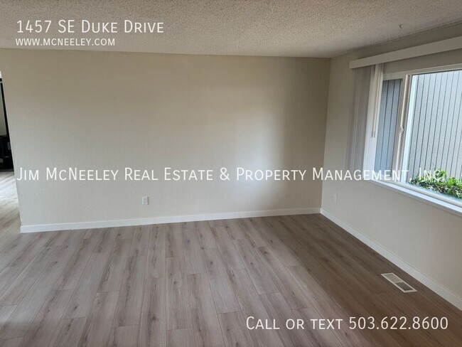 Foto del edificio - 1457 SE Duke Dr