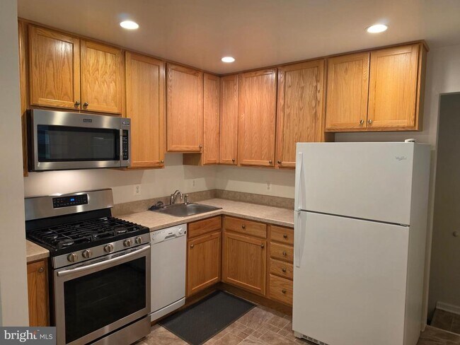 Foto del edificio - 4700 Red Fox Rd