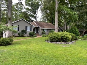 Building Photo - 613 Piney Point Rd