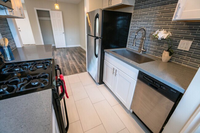 Interior Photo - 970 N. Serrano Ave.
