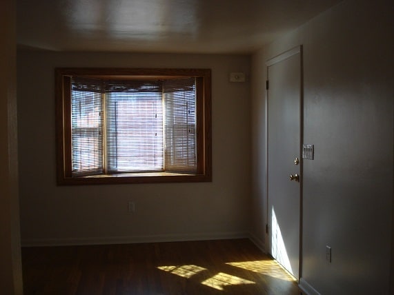 Living Room w/Bay Window - 212 Oakwood Ave