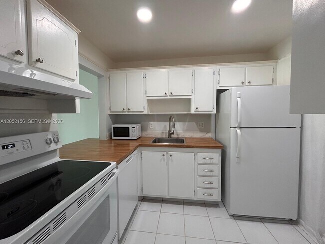 Foto del edificio - 5401 NW 2nd Ave